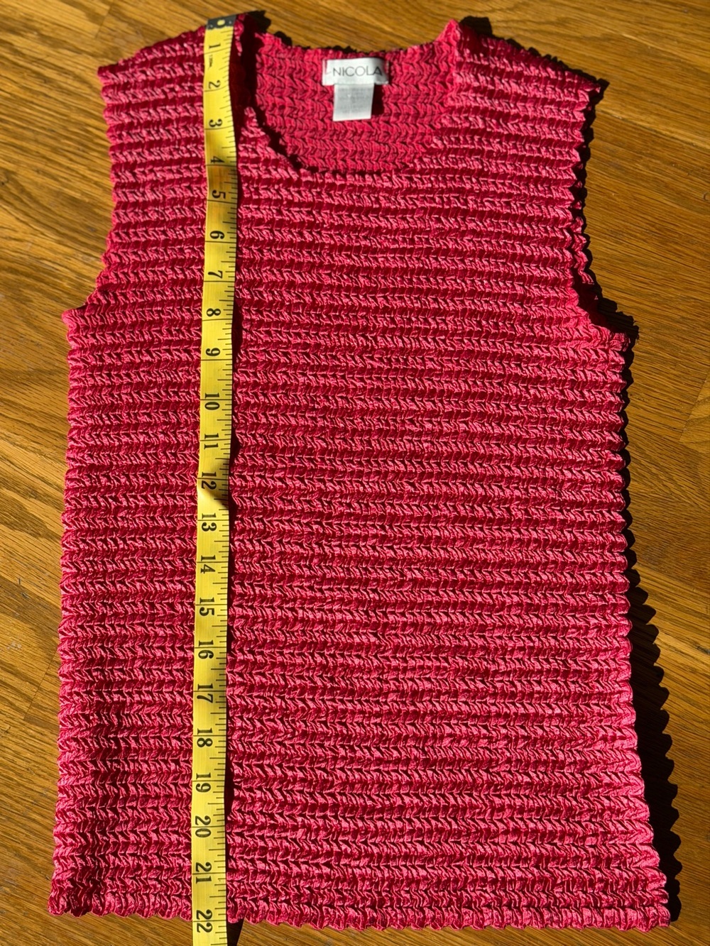 Vintage 90s NICOLA Raspberry Red Popcorn Crinkle Sleeveless Top - Size Medium - Picture 14 of 14
